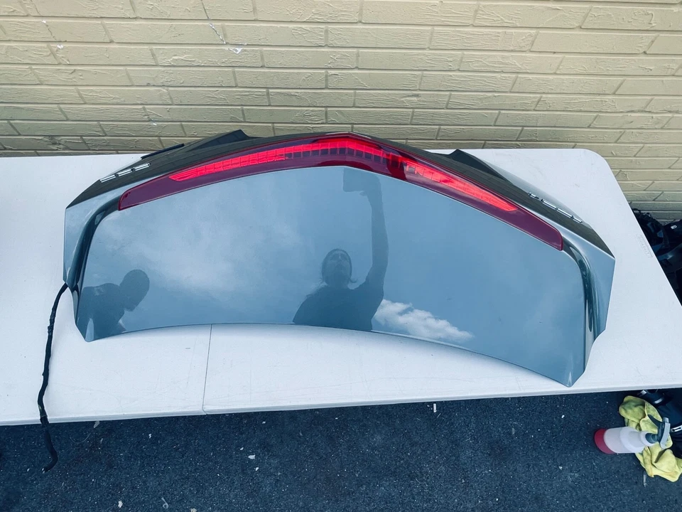 Tampa do porta-malas Cadillac ATS 2.0T - Imagem 1 de 4