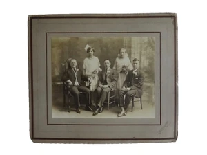 vICTORIAN PHOTOGRAPH FAMILY MEMBERS PORTRAIT ANTIQUE CAPTURED IN TIME neocurio - Picture 1 of 7