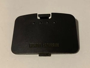 Original Nintendo 64 N64 Memory Expansion Cover - SCHWARZ - SCHÖN - KOSTENLOSER VERSAND - Bild 1 von 2