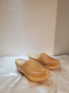 Vintage ceramic Dutch Clogs Hand Painted Traditional Shoes Set Of 2 - Bild 1 von 4