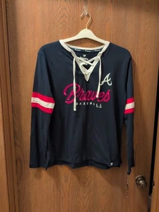 Fanatics Women's Navy Atlanta Braves Lace-Up Long Sleeve Size M NWT Free Ship - Picture 1 of 7