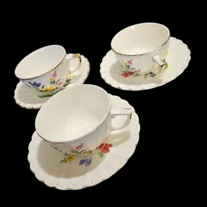 Sebring Pottery Laguna Cups & Saucers Set of 3 Floral 22K Gold Trim USA Vintage - Picture 1 of 5