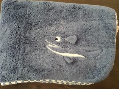 Maison Chic РЕДКАЯ акула Baby одеяло Baby синий 28 x 30 милый хлопок отделки темно-синий  - Изображение 1 из 4