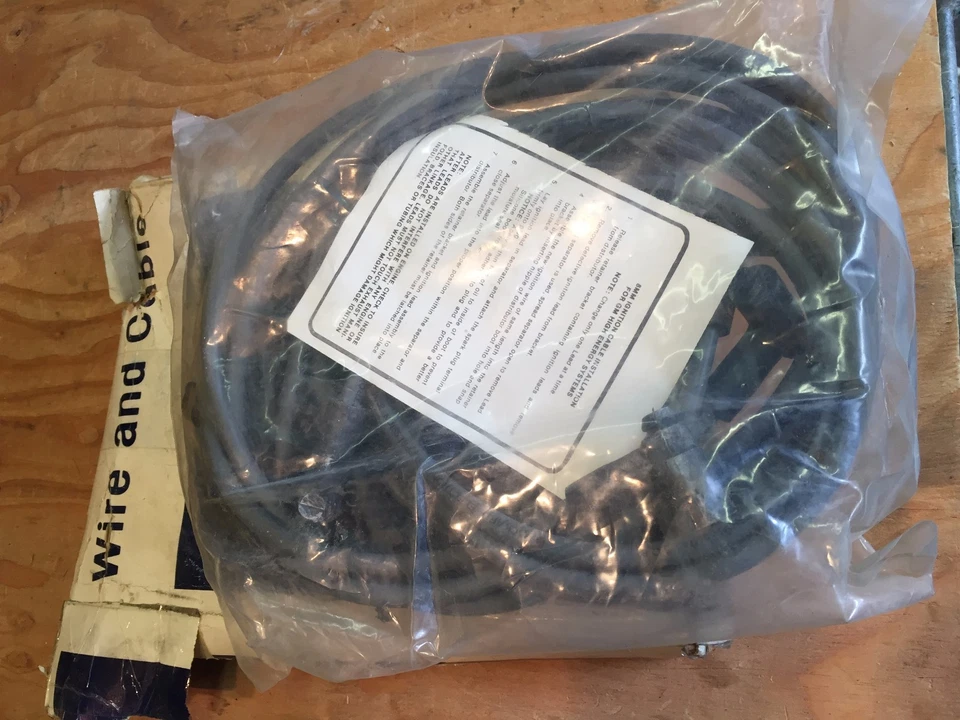 НОВЫЙ ИЗ СТАРЫХ ЗАПАСОВ GM A/C DELCO OLDS BUICK CHEVY V8 КОМПЛЕКТ ПРОВОДОВ ЗАЖИГАНИЯ 12011423 P 358 - Изображение 1 из 1