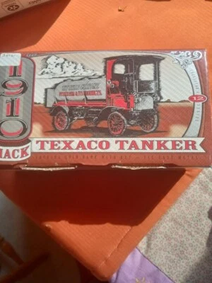 Texaco 1910 MACK TANKER Collector Series #12 Die Cast Bank ERTL F122 con papeles Foto 1 de 4