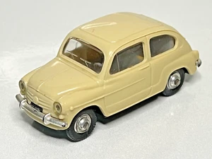 Fiat 600 Norev escala 1:43 plástico #61 años 60 - Imagen 1 de 8