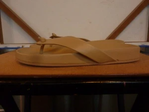 J. CREW PACIFIC LEATHER THONG SANDALS      WOMENS Sz. 9           NWOB - Picture 1 of 4