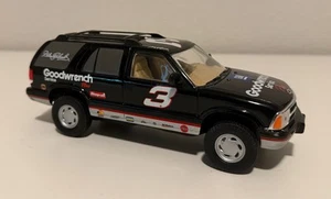 1999 Dale Earnhardt GM Goodwrench Blazer Brookfield 1:24 scale truck 1 of 5004 - Picture 1 of 6
