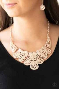 Paparazzi Halskette - Mess With the Bull - Rosegold - Blumenmuster Latz - Bild 1 von 2