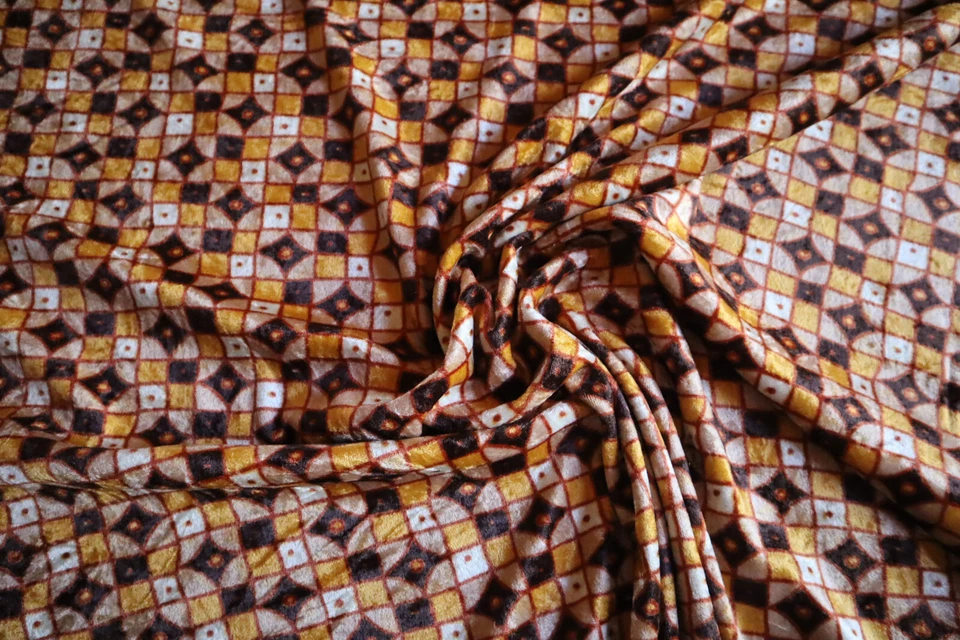 Pannesamt-Druck, Vierecke, mehrfarbig, Breite: ca. 140 cm, Mat: 100% PE - Bild 1 von 4