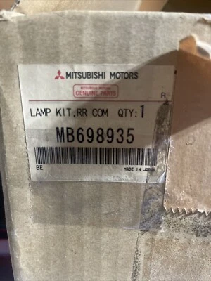 Lámpara Trasera Izquierda Original Mitsubishi 3000GT MB698935 Nueva Foto 1 de 4