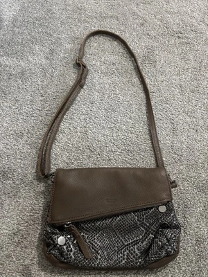 Bandolera Hammitt Dillon Pequeña Olivino Serpiente Oscura Negra Plata Marrón Cuero Foto 1 de 4