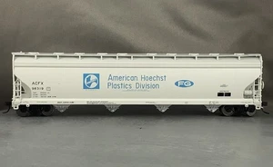 Atlas - American Hoechst Plastics - 4 Bay ACF 5701 Covered Hopper # 98319 - Picture 1 of 6