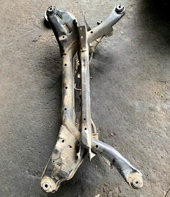 2010-2012 Ford Fusion Lincoln MKZ Mercury Millan Crossmember/K-Frame Rear FWD Foto 1 de 3