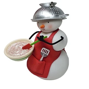 Hallmark Keepsake 2015 Linited Edition Merry in the Making Chef Apron Ornament  - Picture 1 of 9