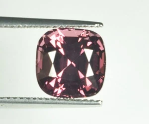 COJÍN CUADRADO RODOLITA NATURAL GRANATE 5,70 quilates mejor grado piedras preciosas ver VDO - Imagen 1 de 2