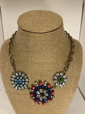 Collar babero Mindy Mae's Market llamativo flores coloridas con pedrería Foto 1 de 4