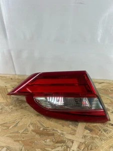 STOP FANALE FANALINO POSTERIORE PORTELLONE INT DX FORD FIESTA ROTTO ENTRA ACQUA - Imagen 1 de 11