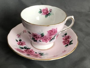 Colclough Bone CHINA TEA CUP & SAUCER  Pink Roses on pink Vtg granny core - Imagen 1 de 4