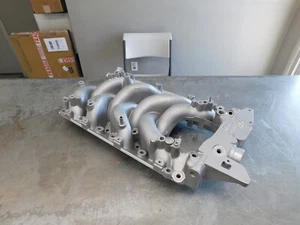 W126 420SEL 420SE ENGINE INTAKE MANIFOLD 1161416501 - Picture 1 of 10