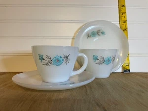 Vintage Anchor Hocking Fire King Bonnie Blue Carnations Teacups & Saucers - Picture 1 of 6