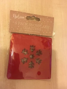 BNIP Nuevo Paquete de 4 Copos de Nieve Montañas posavasadas - Fieltro Rojo - Fiesta de Navidad - Imagen 1 de 3