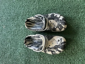 Crocs in marmo giovanile taglia J2 - Foto 1 di 4