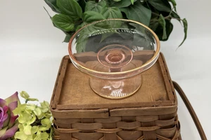 Cuenco vintage de vidrio rosa de la depresión del desierto con adornos dorados muestra desgaste - Imagen 1 de 8