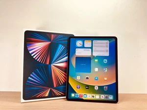 Apple iPad Pro 12.9" 5th Gen 128GB Wi-Fi + Cellular Space Grey + Magic Keyboard - Picture 1 of 1
