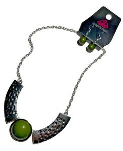 Paparazzi Necklace and Earring Set - Green and Silver tone - Picture 1 of 5