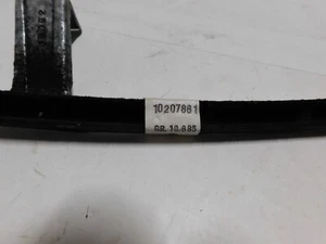 10207861 1990-93 CHEVROLET LUMINA FRONT DOOR WINDOW CHANNEL - Picture 1 of 6