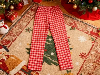 Pantalones de pijama navideños, diseño a cuadros rojos y blancos para alegría navideña Foto 1 de 2