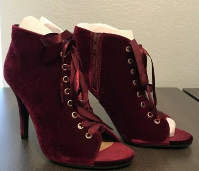 LC Lauren Conrad Runway 葡萄酒天鹅绒无袜短靴 7 码全新无标签 — 第 1/4 张图片
