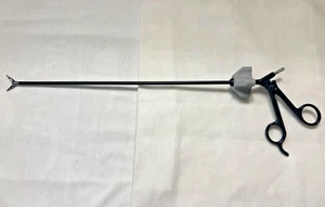 Aesculap PO678R Monopolar Dolphin Nose Dissecting Forcep 5mmX31cm Laparoscopic - Picture 1 of 7