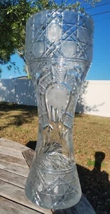 Riesige "LUCKY" amerikanische Hufeisen- und Sonnenblumenvase mit Brillantschliff 16 Zoll - Bild 1 von 16