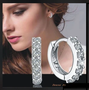 Ariete In Argento Con Cristallo Bianco Per Uso Quotidiano - Foto 1 di 4