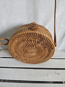 Wicker Flat Round Purse Crossover With Leather Shoulder Strap Palm Tree Lining - Picture 1 of 4