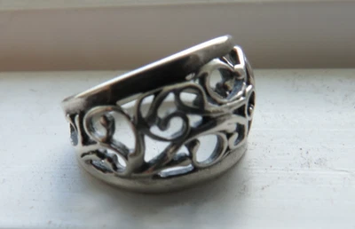 STERLING SILVER SIZE 6 ORNATE FILAGREE-SCROLLWORK DOMED BAND RING - Image 1 of 4
