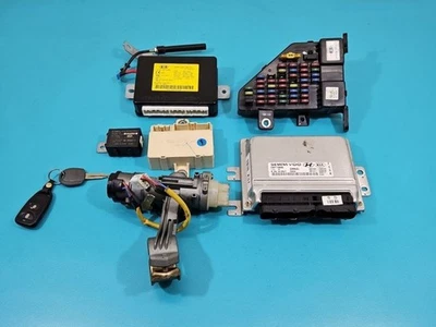 KIA Sportage 2006 Engine control unit ECU 39103-23070 IPJ137202 - Image 1 of 4