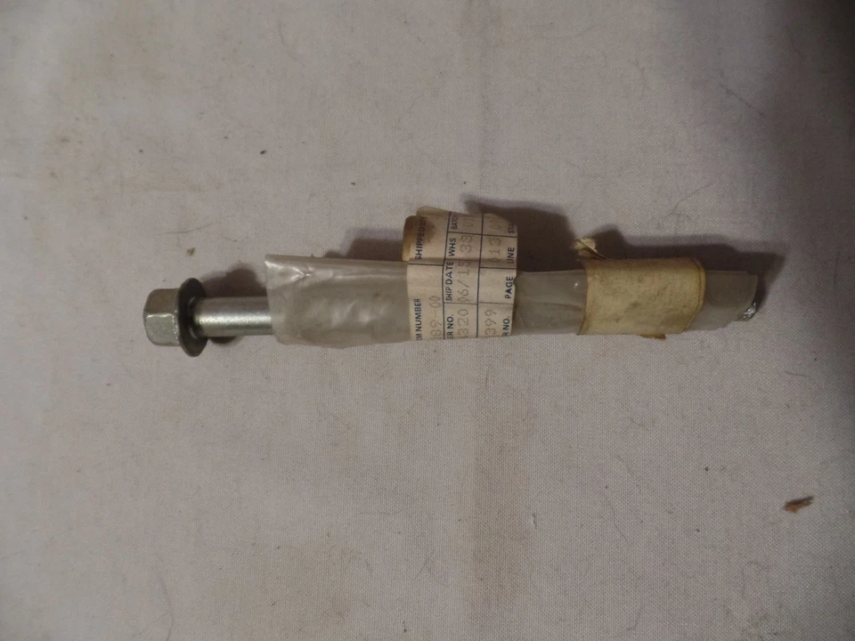 TORNILLO RUEDA DELANTERA YAMAHA YFM 20 225 250 350 YFP350 YFU1W PRO HAULER 86-95 NOS Foto 1 de 1