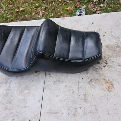 1984 YAMAHA VIRAGO XV1000 XV 1000 L FRONT DRIVERS SEAT 3CF-24730-10-00 - Image 1 of 4