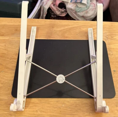 Portable height adjustable stand-LAPTOP/MACBOOK/IPAD/iPad Pro 12.9"/tablet STAND - Image 1 of 2