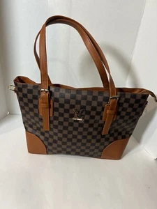 Ladies Purse - Picture 1 of 5