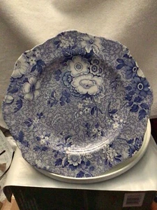 The Spode Blue Room Collection 9” Primula Scalloped Plate - Picture 1 of 2