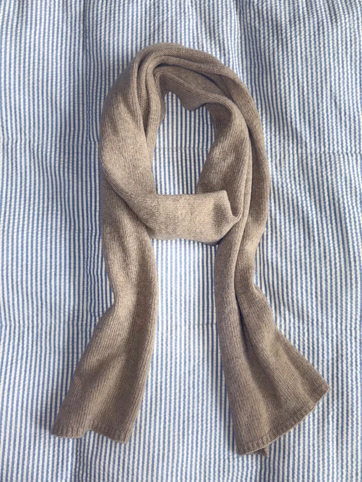 Bufanda Portolano beige tostado cachemir 64"x11" Foto 1 de 2