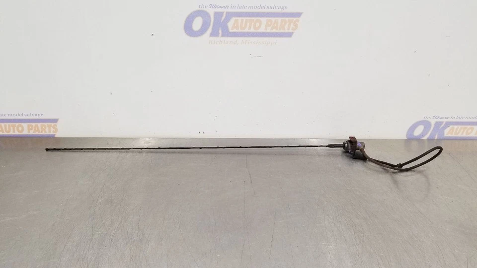 93 GMC TYPHOON КРЫЛО УСТАНОВЛЕН АНТЕННА В СБОРЕ - Изображение 1 из 4