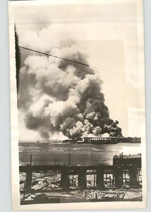 INCREDIBLE Giant Blazing FIRE in NEW BRUNSWICK NJ Vintage 1931 Press Photo - Picture 1 of 2
