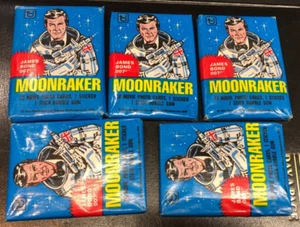 TOPPS BUBBLEGUM CARDS JAMES BOND MOONRAKER WAX PACKS X5 1979 ROGER MOORE - Picture 1 of 2