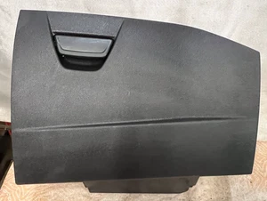 2013- 2014 FORD FOCUS Glove Box Dash Compartment 44ZG-2902 OEM FREE SHIP B53 - Bild 1 von 12