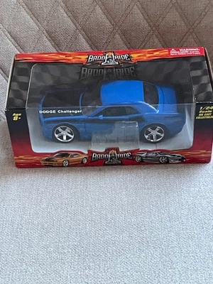 RARO BADD 1 PASEO ESCALA 1/24 AZUL DODGE CHALLENGE COCHE FUNDIDO NUEVO EN CAJA Foto 1 de 4